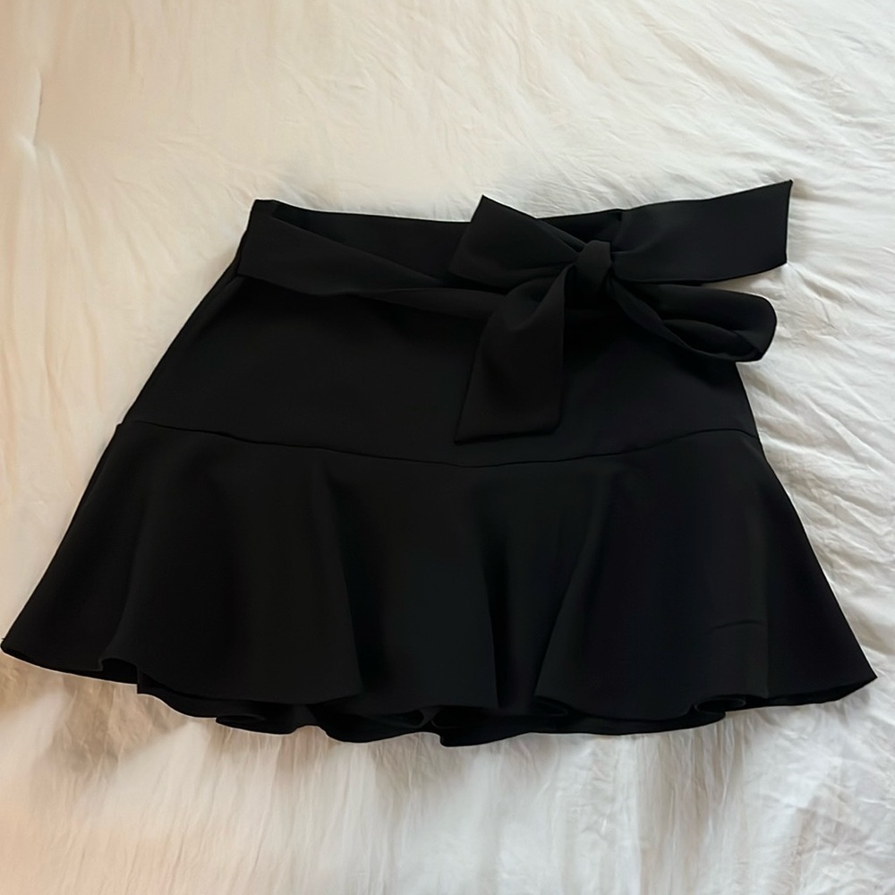 Zara black ruffle skort with bow